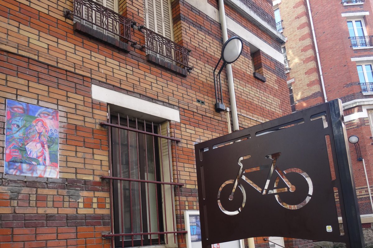 Vue aérienne de Paris avec des cyclistes et des vélos, west Paris